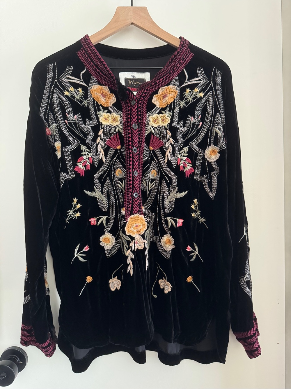 BIYA JOHNNY WAS Black Velvet Embroidered Tunic - Small